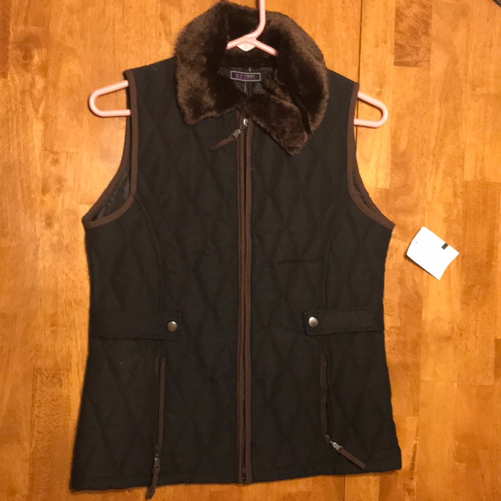 Women’s Vest with Faux Fur Collar